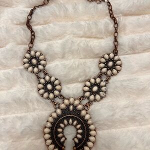 Elegant Cream Floral Necklace